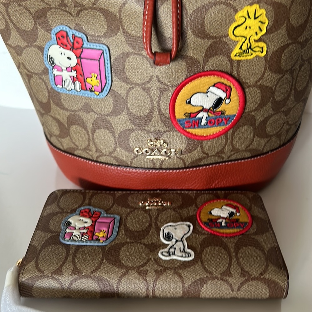 NWT COACH Snoopy PEANUT DEMPSEY Drawstring Backpack Signature Canvas wallet Set - Picture 11 of 14